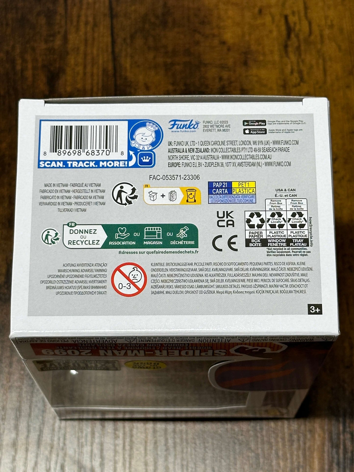 Funko Pop! Vinyl: Marvel - Spider-Man 2099 (Glows In The Dark) Spider Verse