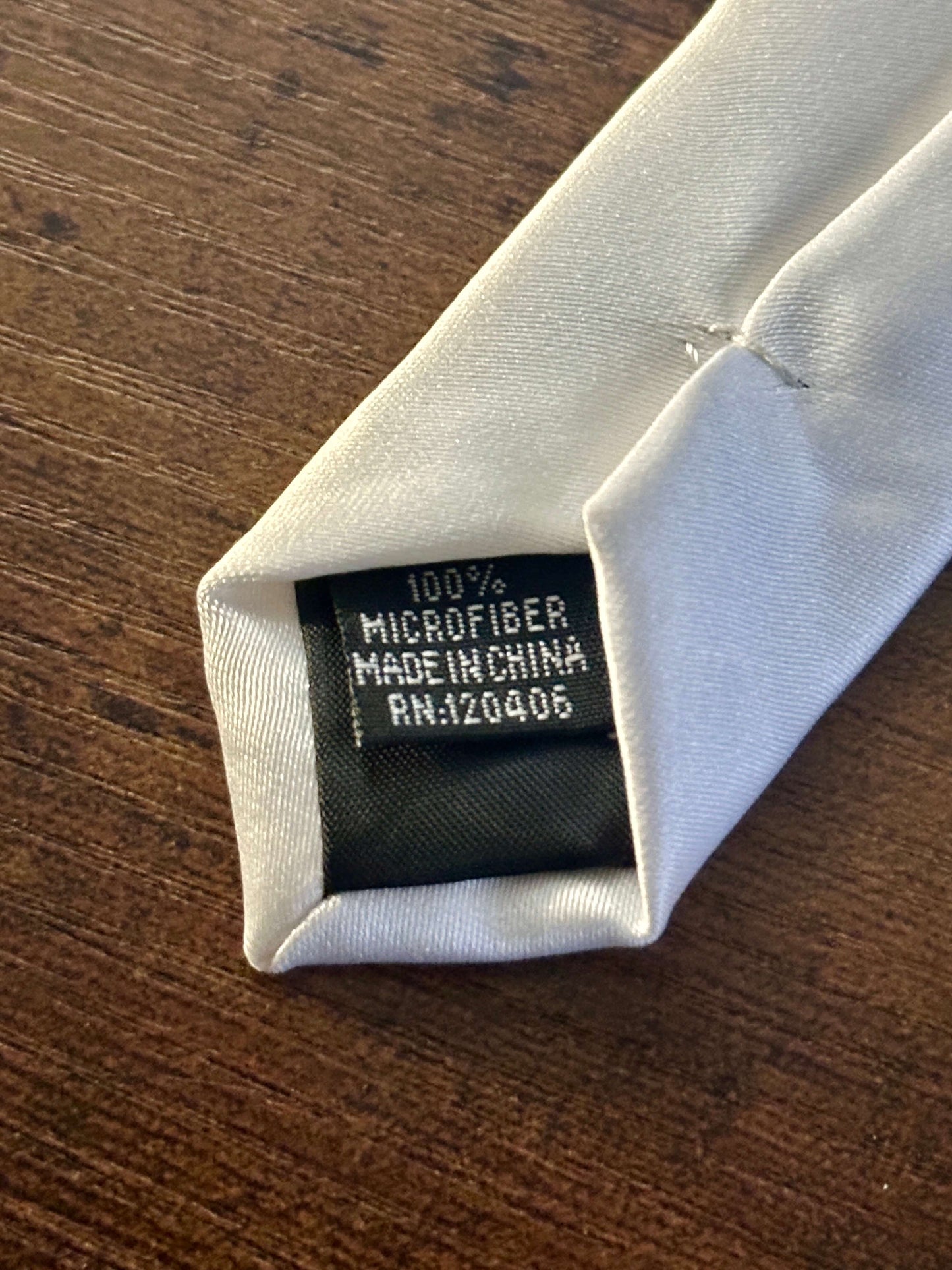 Giovanni Vitarelli Italy Men's Solid Tie 100 microfiber white