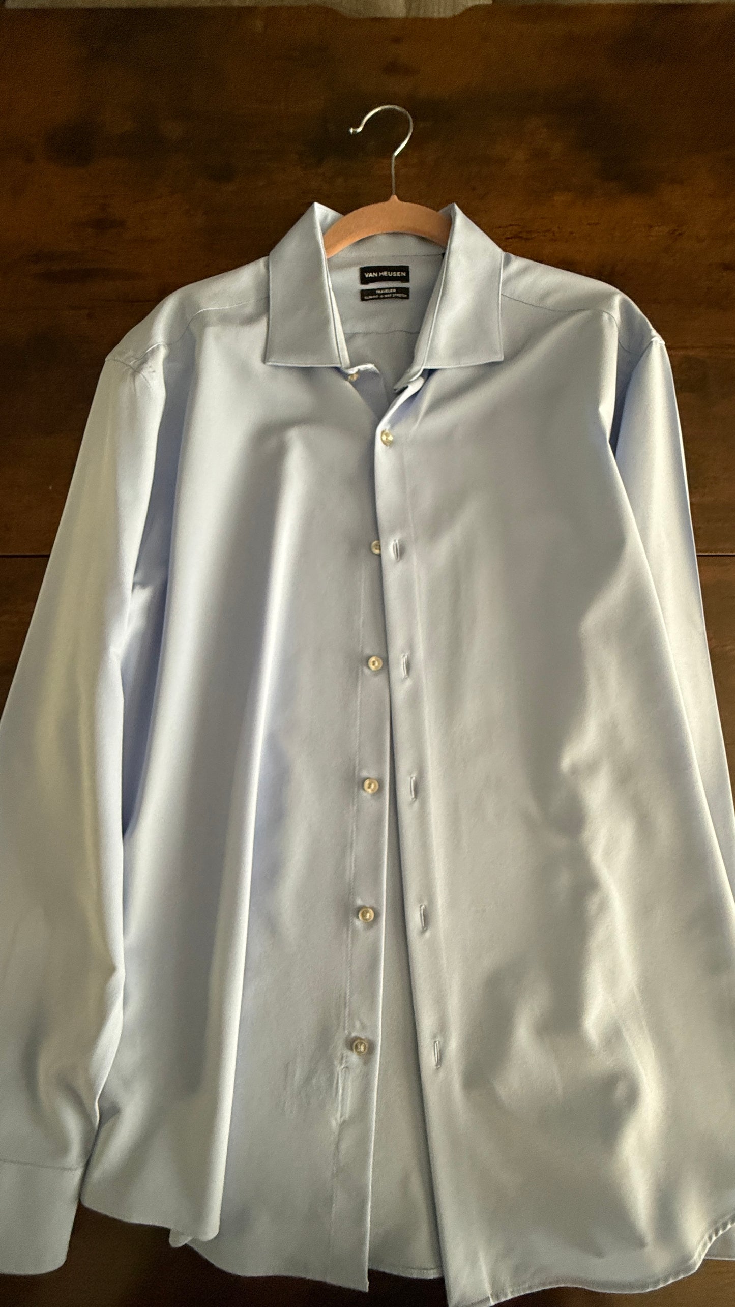 Van Heusen Traveler Dress Shirt Men’s XL Sky Blue Slim Fit Stretch 17 34/35