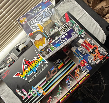 Playmates Voltron 40th Anniversary Set with Light up Sound Base Figure + Free Bitty Pop Funko