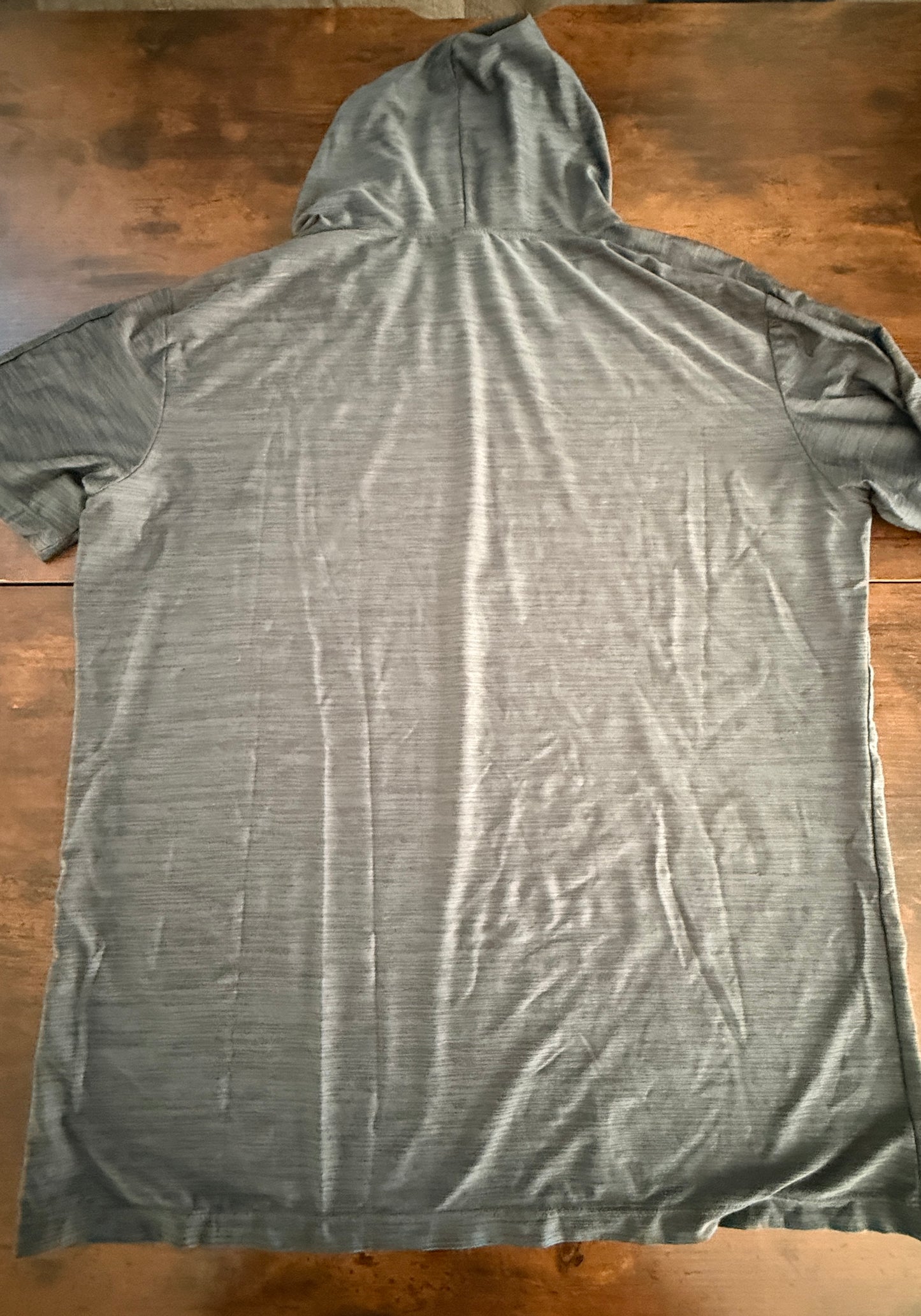 Men’s Athletic Short Sleeve Hooded Performance Shirts Bundle Lot 3 Large