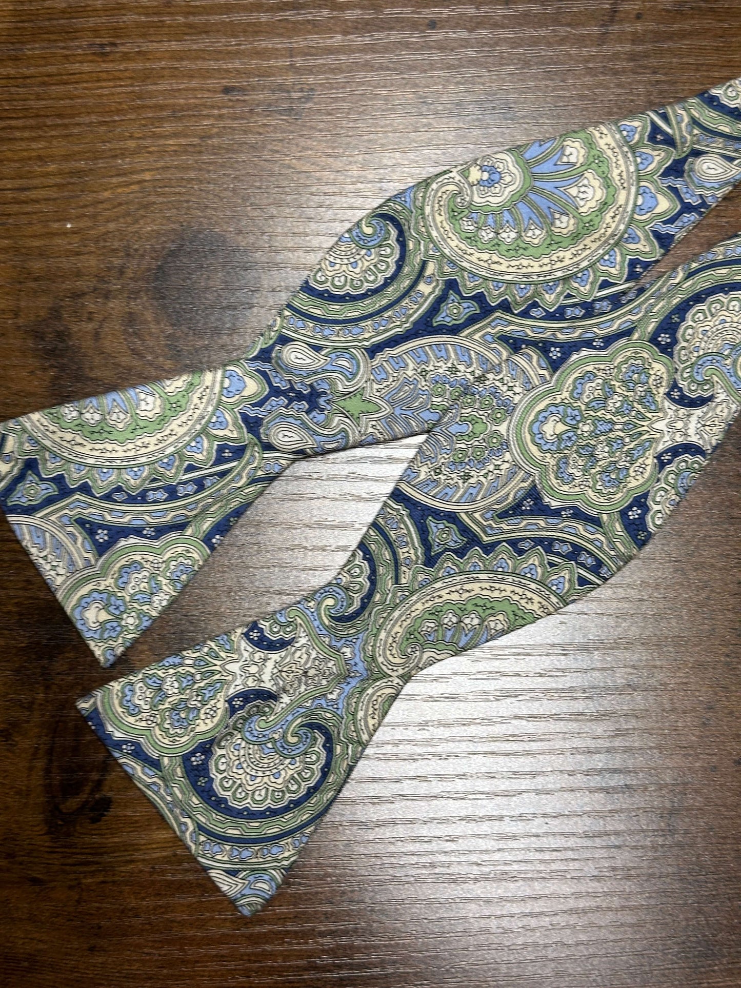 Bowtie bow tie saddlebred adjustable green navy blue floral flowers formal silk