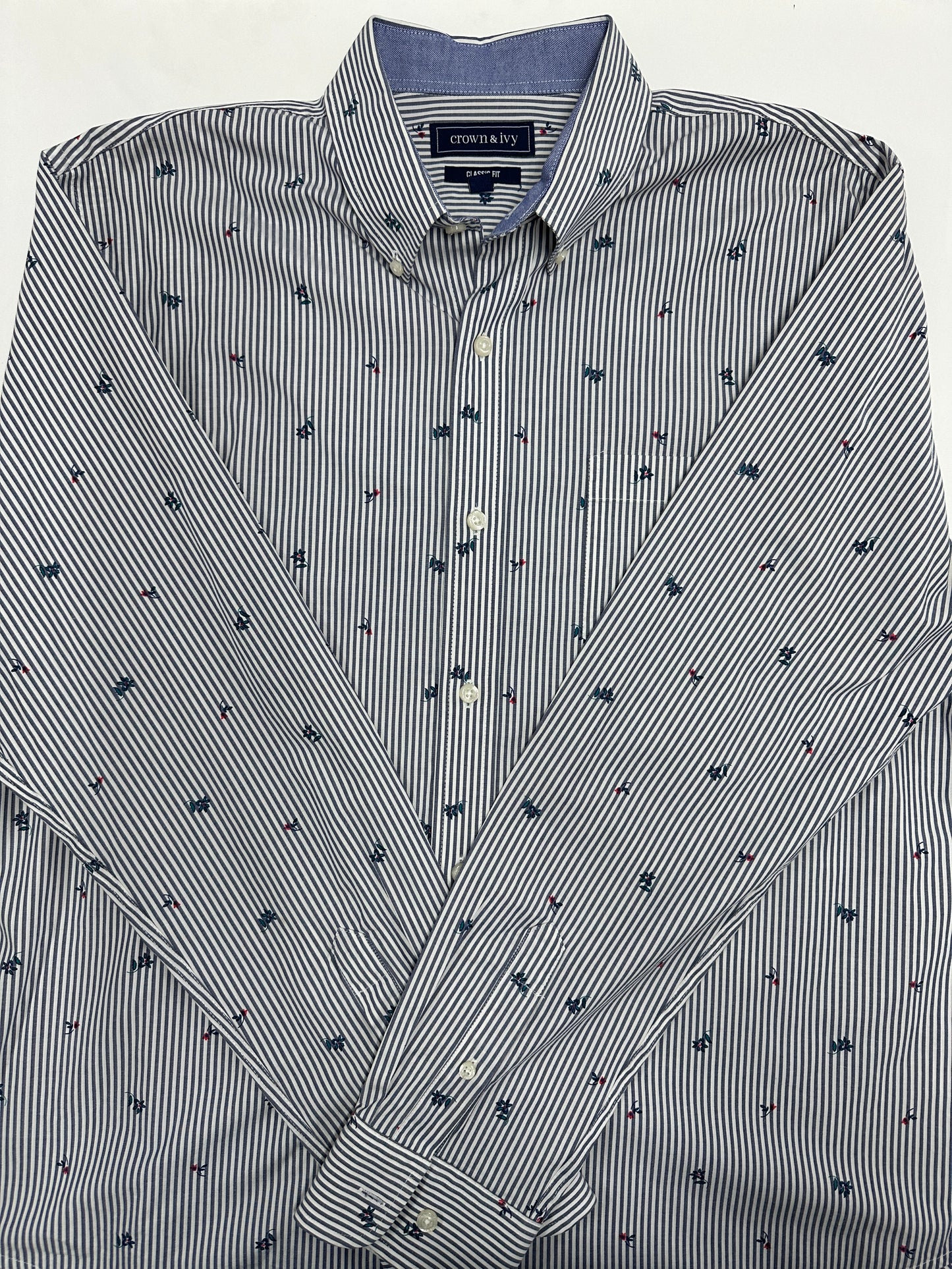 Crown & Ivy Long Sleeve Button Down Dress Shirt Size Large Red White Blue