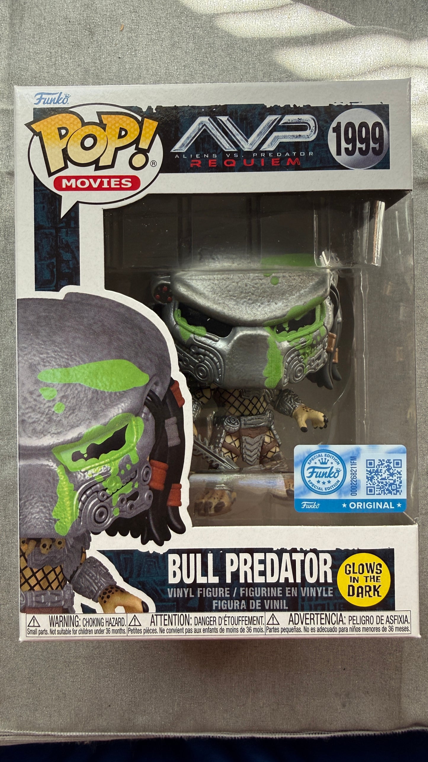 Funko Pop! Vinyl: Alien Vs. Predator - Requiem Bloody Bull Predator (Glow) #1999
