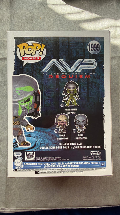 Funko Pop! Vinyl: Alien Vs. Predator - Requiem Bloody Bull Predator (Glow) #1999
