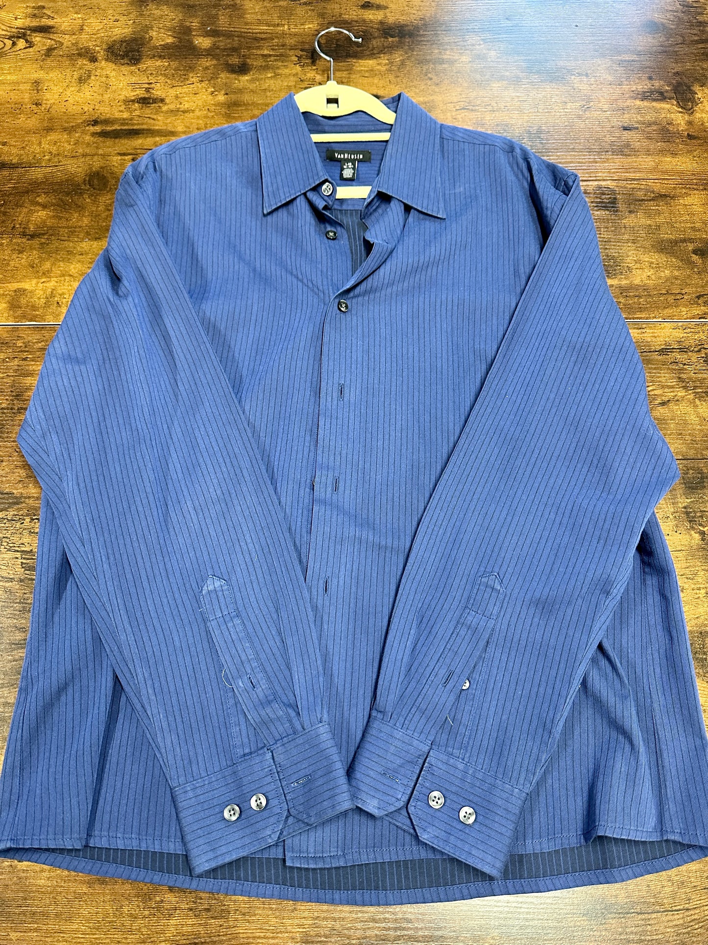 Van Heusen Men's Long Sleeve Dress Shirt Regular Fit Large 16/16.5 Blu Casual Cache Van Heusen Men's Long Sleeve Dress Shirt Regular Fit Large 16/16.5 Blu Casual Cache